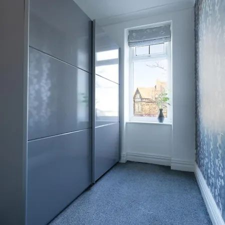 Cosy 3br Weekly Stay, Central, Parking, Ideal For Work Vakantiehuis
