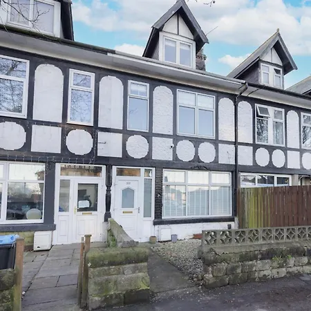 Cosy 3br Weekly Stay, Central, Parking, Ideal For Work